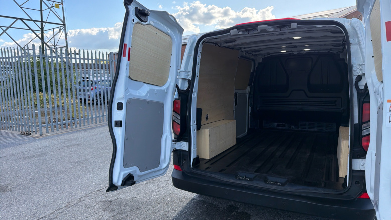 Ford Transit Custom 300 L2 Diesel Fwd 2.0 EcoBlue 110ps H1 Van Leader